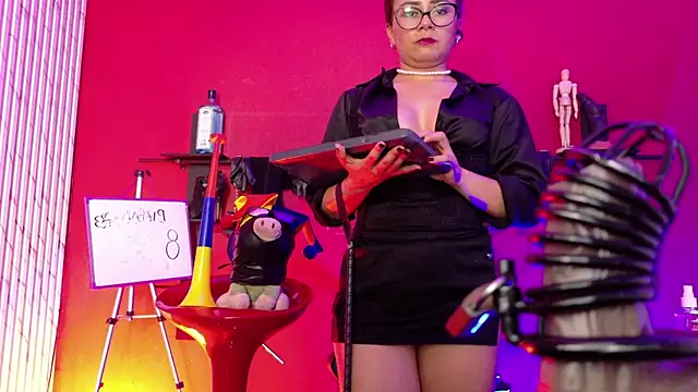 MistressSlut1 现场XXX聊天