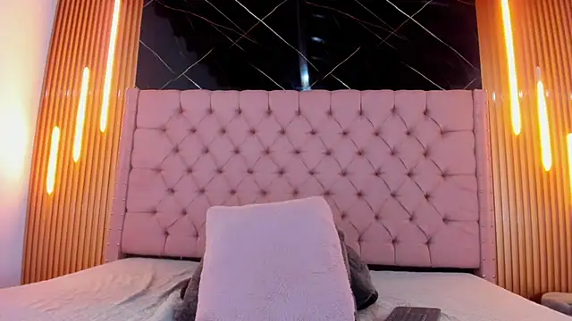 AinaPink 现场XXX聊天
