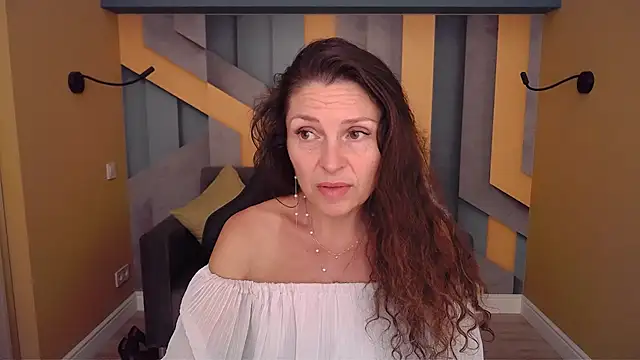 EllaLong Live XXX Chat