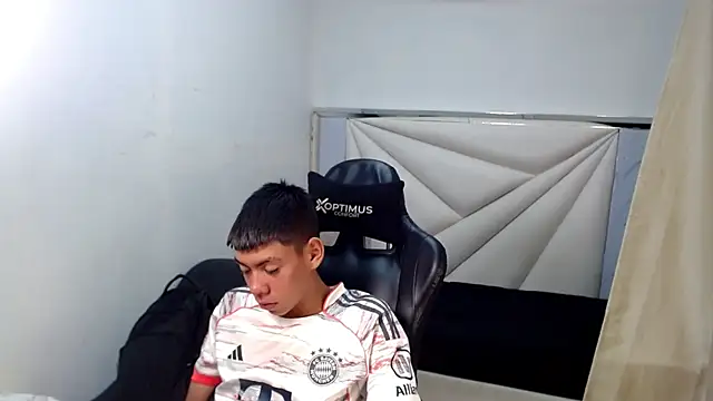 Liarr_ Chat XXX in diretta