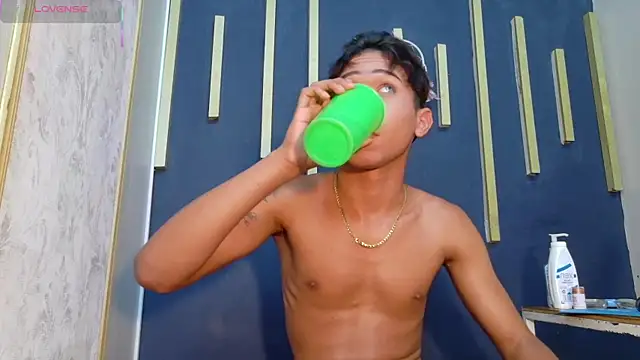 XXX chat uživo modela Brown_Skin19