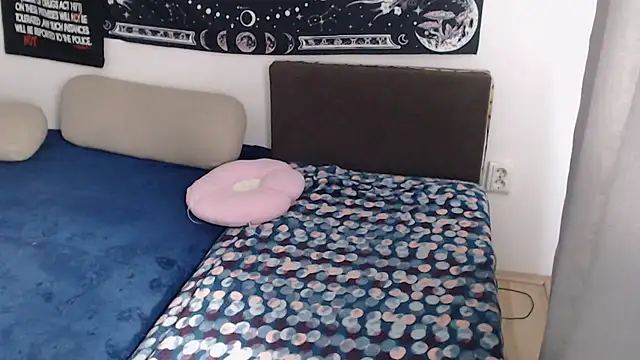 AlienforTwenty Chat XXX live