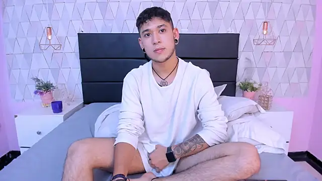 XXX chat uživo modela MarkLaurens