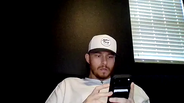 Chat XXX en directo de Mikecloudyhawk