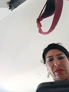 katysquirtdirty Chat XXX in diretta