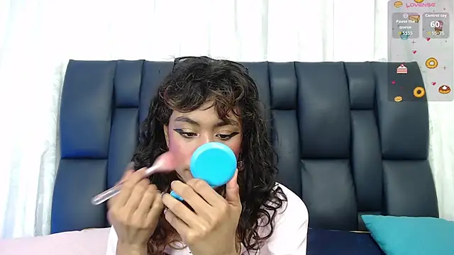 Chat +18 de Applehot_LRR ao vivo