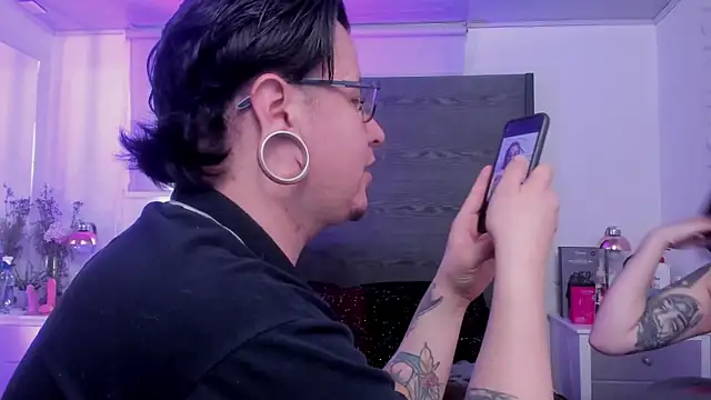 Chat XXX en directo de inkedsinners_