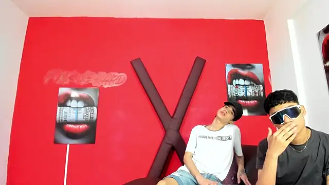 KING_LOVERS1 Adlı Modelin Canlı XXX Sohbeti