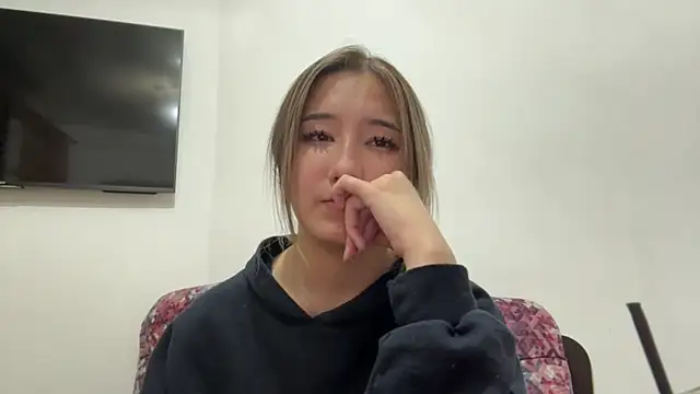 Chat XXX ao vivo de CloudyClamber