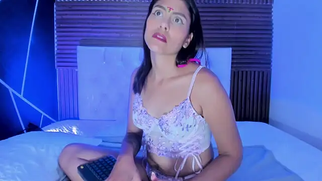 LunaRossie_'s Live XXX Chat