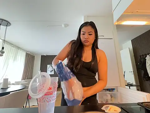 TitiTinyThai live XXX chat