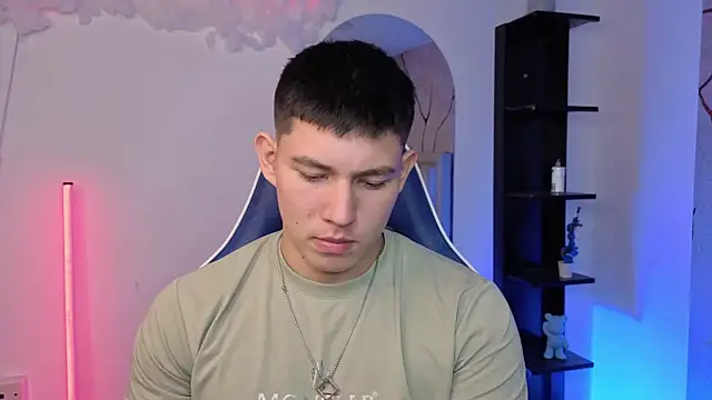 Chat +18 de JamesCr_ ao vivo