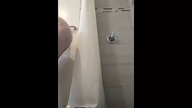 UncutHammer69's Webcam Show