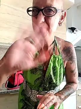 Онлайн чат XXX Emma_Milf25
