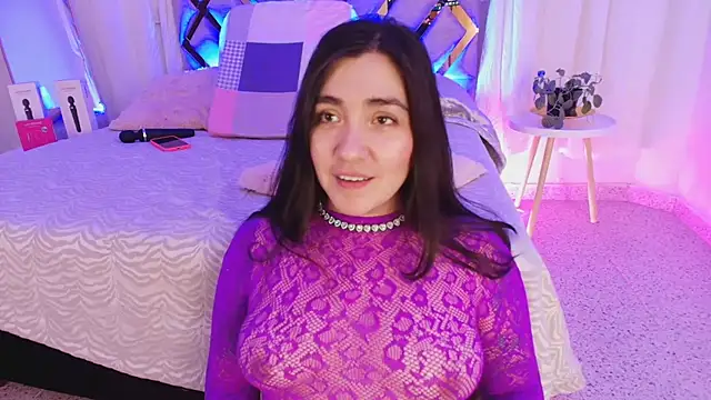 Онлайн чат XXX KathiaJenner