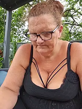 Chat +18 de MissQueenBeex ao vivo