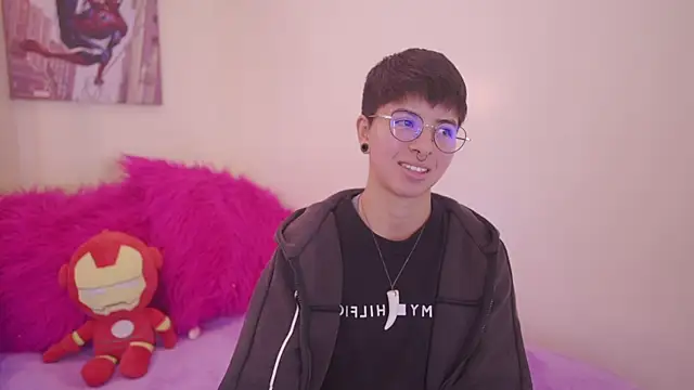 צ'אט XXX בשידור חי של tommy_blue