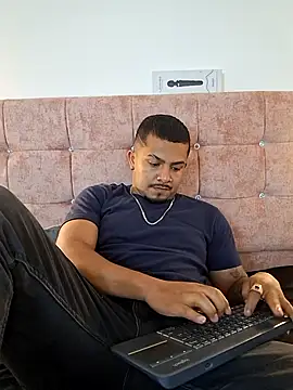 BrunoSilva_'s Live XXX Chat