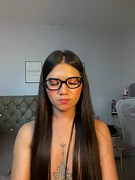 Chat XXX en directo de JassmineLove