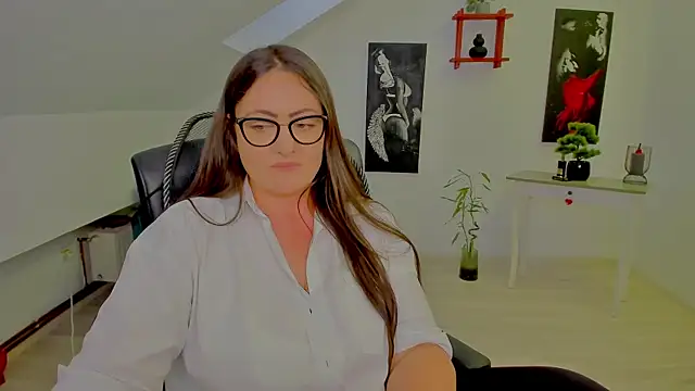 MistressDarrah's Live XXX Chat