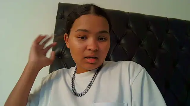 Czat XXX na żywo – indianaphrodite1