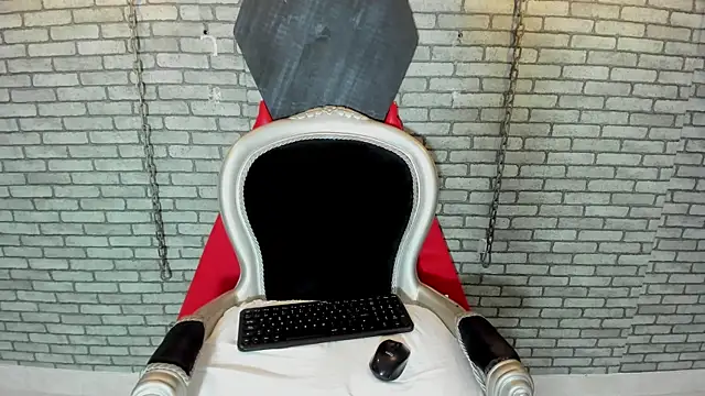 Czat XXX na żywo – hillary_bigbutt