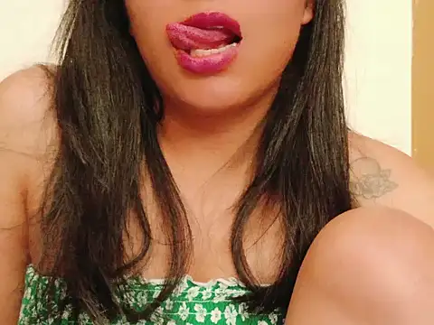 MojaditPussy's Live XXX Chat