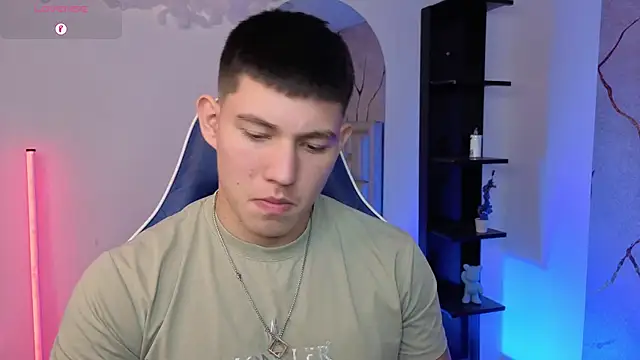 Czat XXX na żywo – JamesCr_