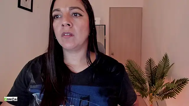 urcute_kitten Adlı Modelin Canlı XXX Sohbeti