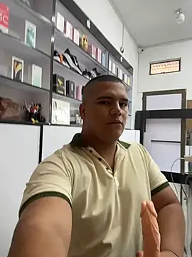 Patricio_02's Live XXX Chat