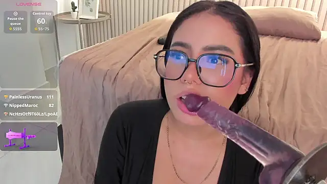 Chat +18 de Zoebluntone ao vivo