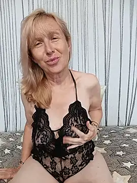 TrinaAdair – Naživo XXX chat