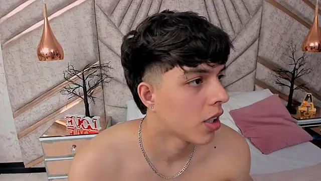 Czat XXX na żywo – DamiaanXx