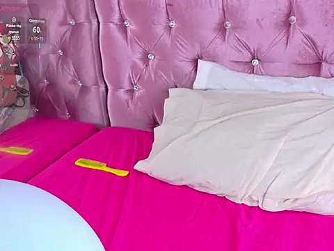 EMILYALEJANDRAのライブXXXチャット