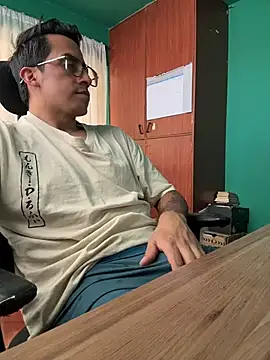 XXX chat uživo modela Andy_n_cat