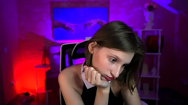 Онлайн чат XXX EllaHorton
