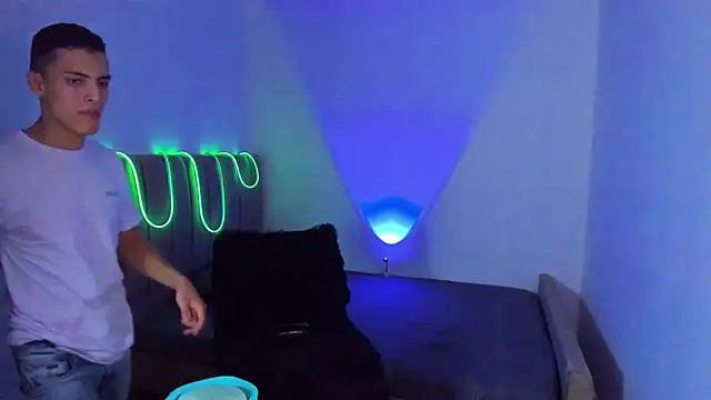 Chatroom XXX en direct de Matiius18