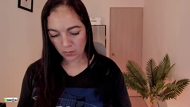 urcute_kitten's Live XXX Chat