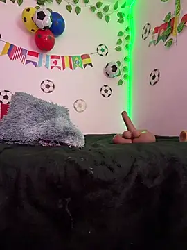 Chat +18 de MiaCollinssx ao vivo