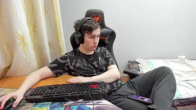 iliaskrislove's Webcam Show