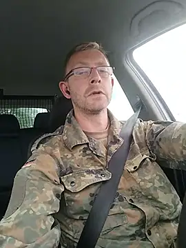 Živý XXX chat AufAugenhoehe39