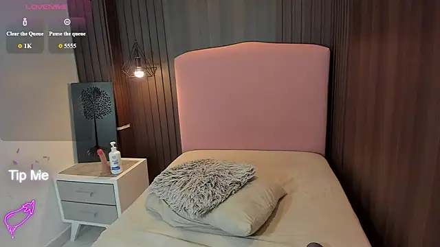ROXXYBLOOM's Live XXX Chat
