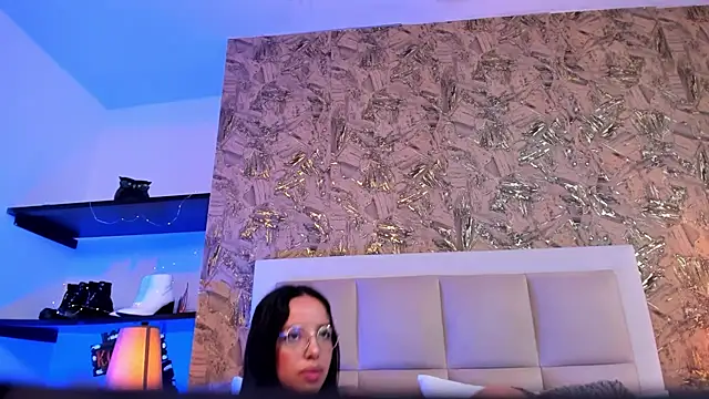 ValkyriaSteel's Live XXX Chat
