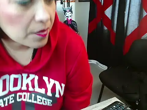 PenelopeSuency's Live XXX Chat
