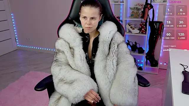 QueenAliceX – Naživo XXX chat