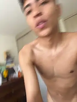 Chat +18 de MaxiWildd ao vivo