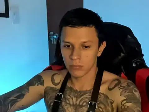 Masterdave7 Chat XXX in diretta