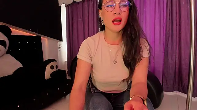 Chat +18 de Coral_Gibson ao vivo
