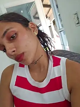 Lorena_Mcfly Adlı Modelin Canlı XXX Sohbeti