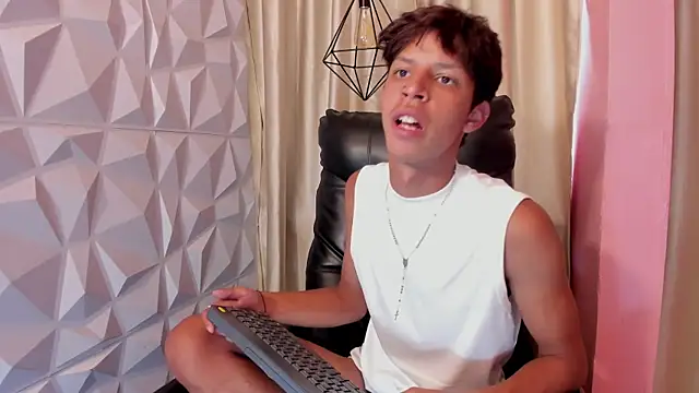 Ethan_qop Chat XXX in diretta